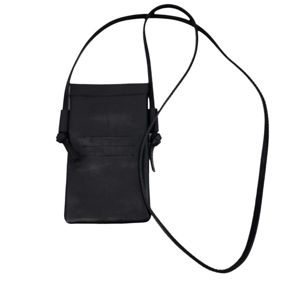 Madewell Handbags - Madewell The Leather Smartphone Black Crossbody Bag